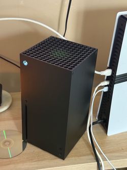 Xbox Series X1Tb 2controllers