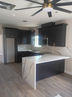 Kitchen & bar
