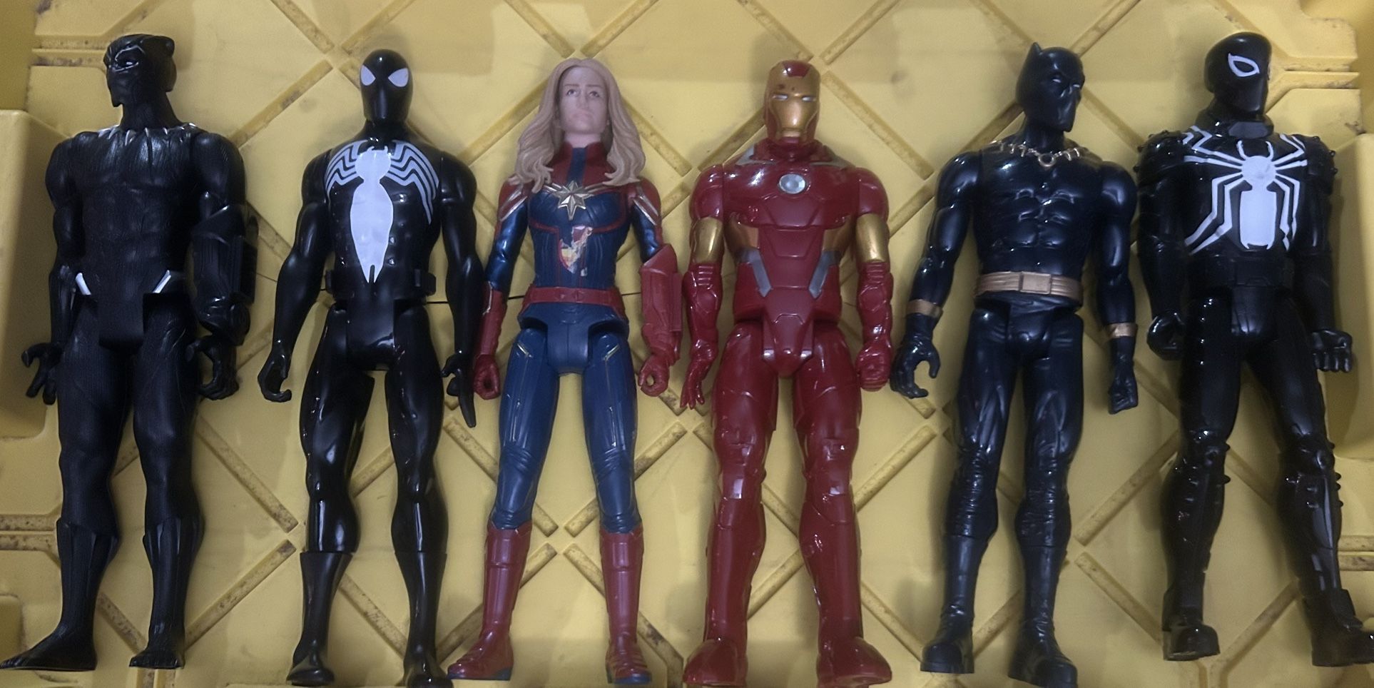 Lot of 6 Marvel 12" figures titan heroes