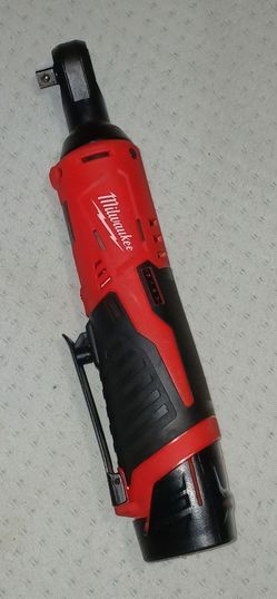 Milwaukee M12 Cordless 3/8" Ratchet (with battery & charger