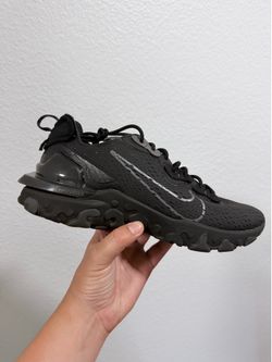 Nike react black