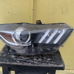 2015-2017 FORD MUSTANG RH XENON HEADLIGHT OEM