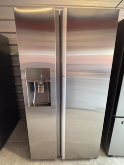 Samsung - 21.5 Cu. Ft. Side-by-Side Counter Depth Fingerprint Resistant Refrigerator 