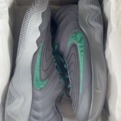 Mens Basketball Shoes size 9