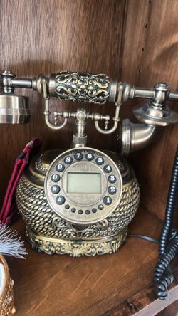 Vintage functional telephone