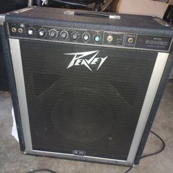 PEAVEY GUITAR AMP