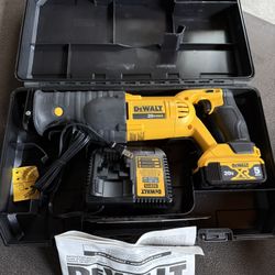  DEWALT - 20V MAX Cordless Reciprocating Saw with 20V 4.0Ah Compact Lithium-Ion Battery Pack & Charger