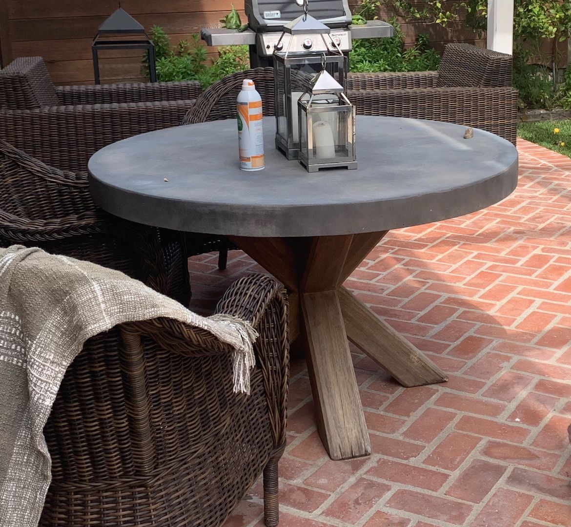 Pottery Barn Abbott Concrete & Acacia Round Outdoor Dining Table