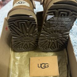 Ugg K Leona