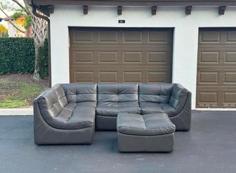 Sectional Couch/Sofa - Gray - Modular - Delivery Available 🚚