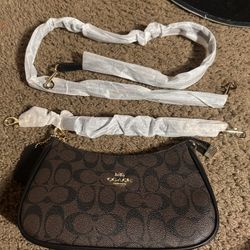Coach Outlet Teri Shoulder Bag (B)