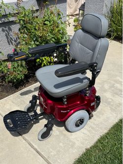 Pronto M6 Power Wheelchair – NEW BATTERIES – Excellent Condition