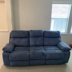 Recliner Couch MUST PICK UP (CYPRESS)