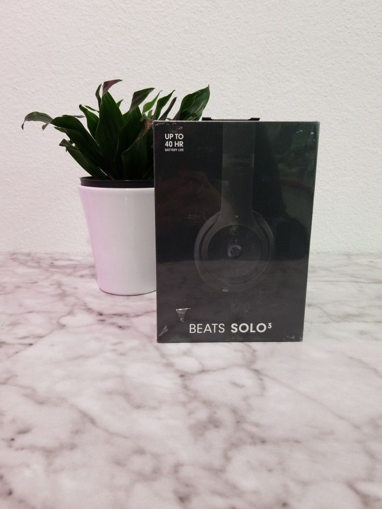 Beats Solo3 On-Ear Wireless Bluetooth Headphones