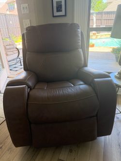 UltraComfort UltraCozy Power Lift Recliner Chair