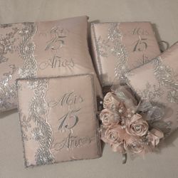 Cojin, Ramo, Libro De Firmas, Album, Y Cojin Para Corona Para XV Años