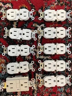 10 Qty 15amp Outlets, Used In Good Condition