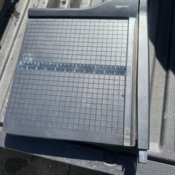 paper cutter 