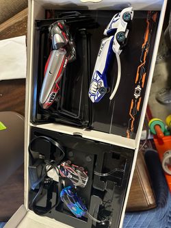 Anki Overdrive Starter Kit with Cars