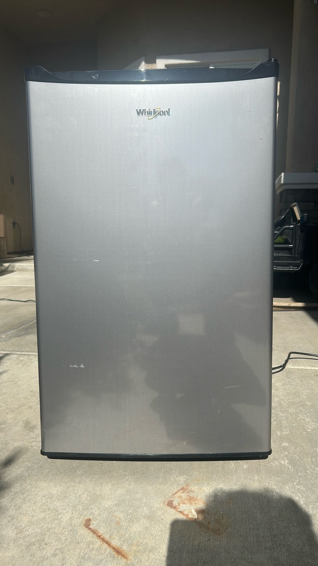 Whirlpool mini fridge