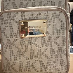 Michael Kors Crossbody Travel Bag 
