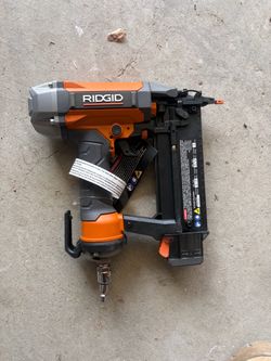 RIDGID Pneumatic Brad Nailer