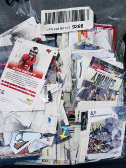 Foot Ball Cards In Excellent Condition 