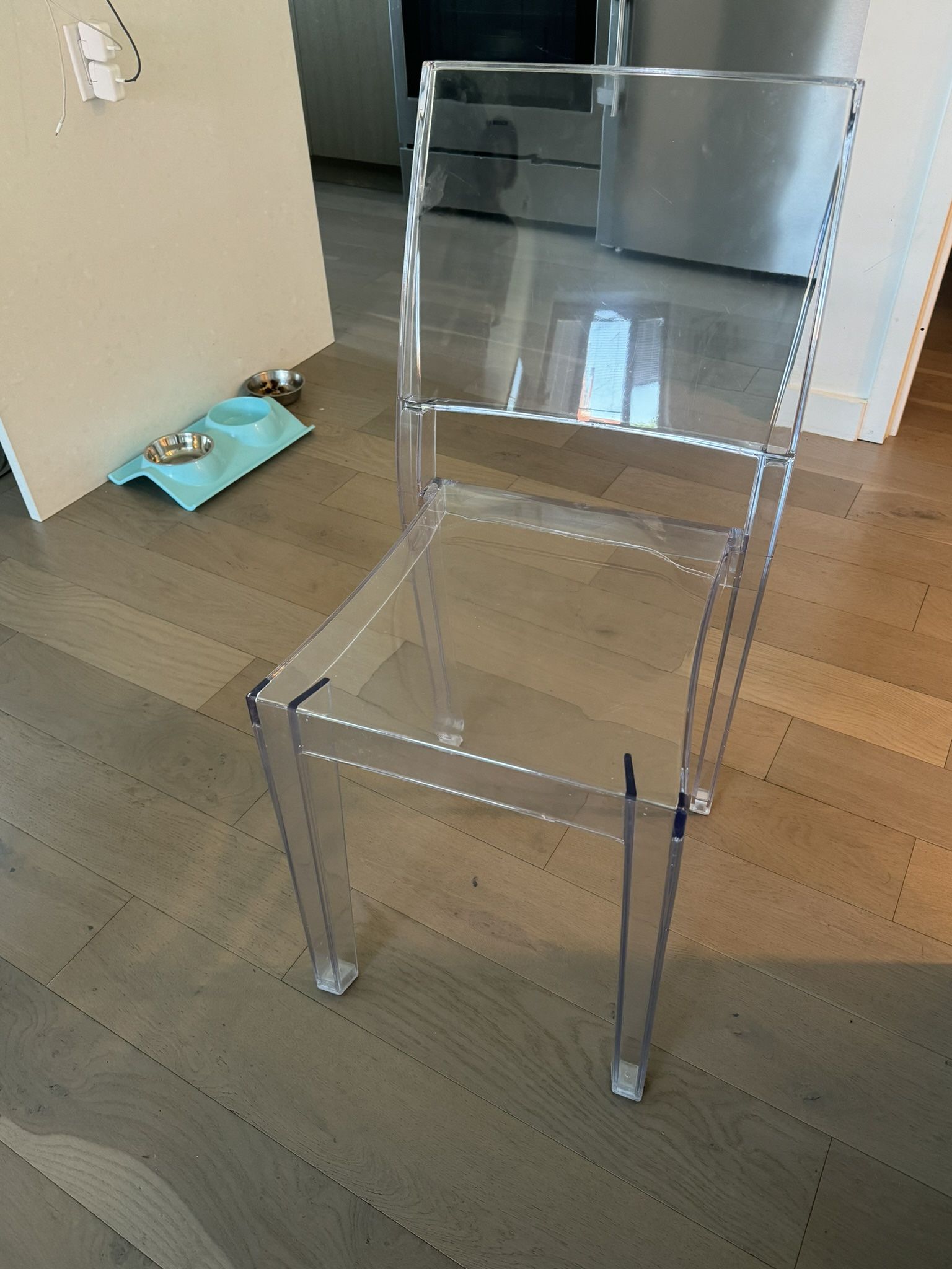LIKE NEW - 4 Clear Plastic Chairs