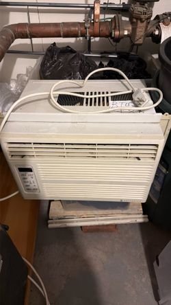 Friedrich window air conditioner 5,200 BTU great condition