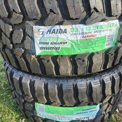 BRAND NEW  SET OF 33x12.50r26 Mud Tirws