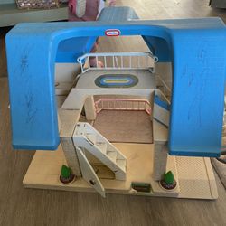 Little Tikes Dollhouse