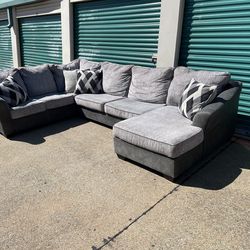Free Delivery - Modern Grey Sectional Set