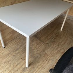 White Table /desk