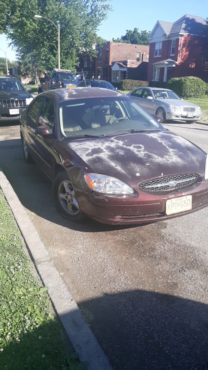 2001 Ford Taurus