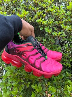 Nike Air Maxs for sale size 10