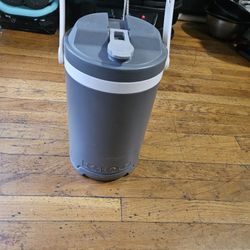 Igloo 1 Gal Water Cooler $10