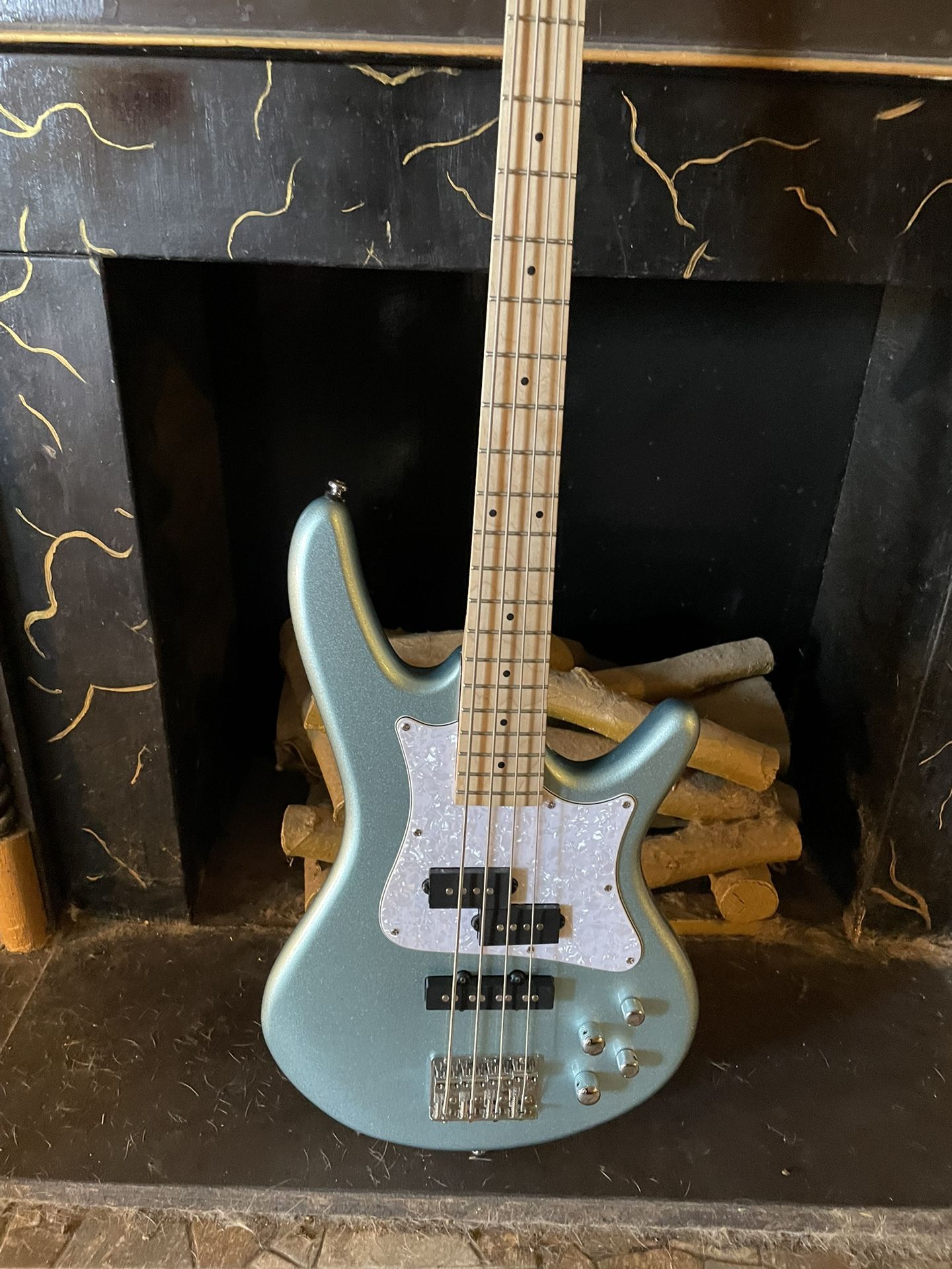 Bass Guitar New Condition No Marks