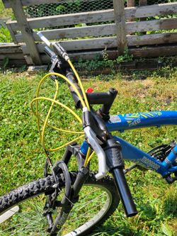 Mongoose element online racing bike
