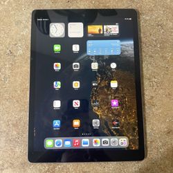 Good Condition iPad Pro 2nd Generation 12.9 64GB Space Gray 