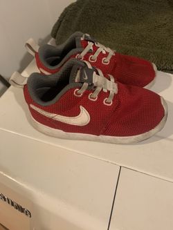 Nike kids shoes 8c