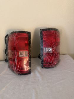 2014-2015 Chevrolet Silverado 1500 Tail Lights