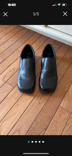 Boy shoes size 6 like new