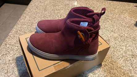 Women's Mountainside Toggle Boots