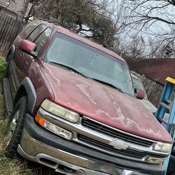 Partes. Parts Suburban 2002 4x4