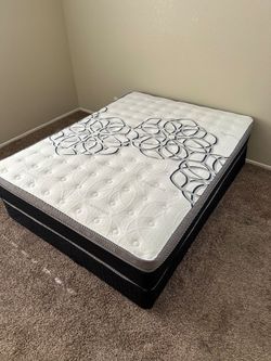 Queen Size Mattress Pillow Top New