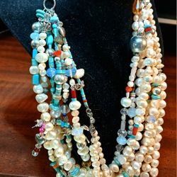White Strand Necklace 