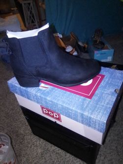 Pop Emmy blk suede 7 n half boots