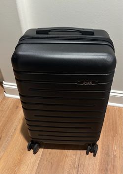 iPack Hard Shell Spinner Carry-On Luggage