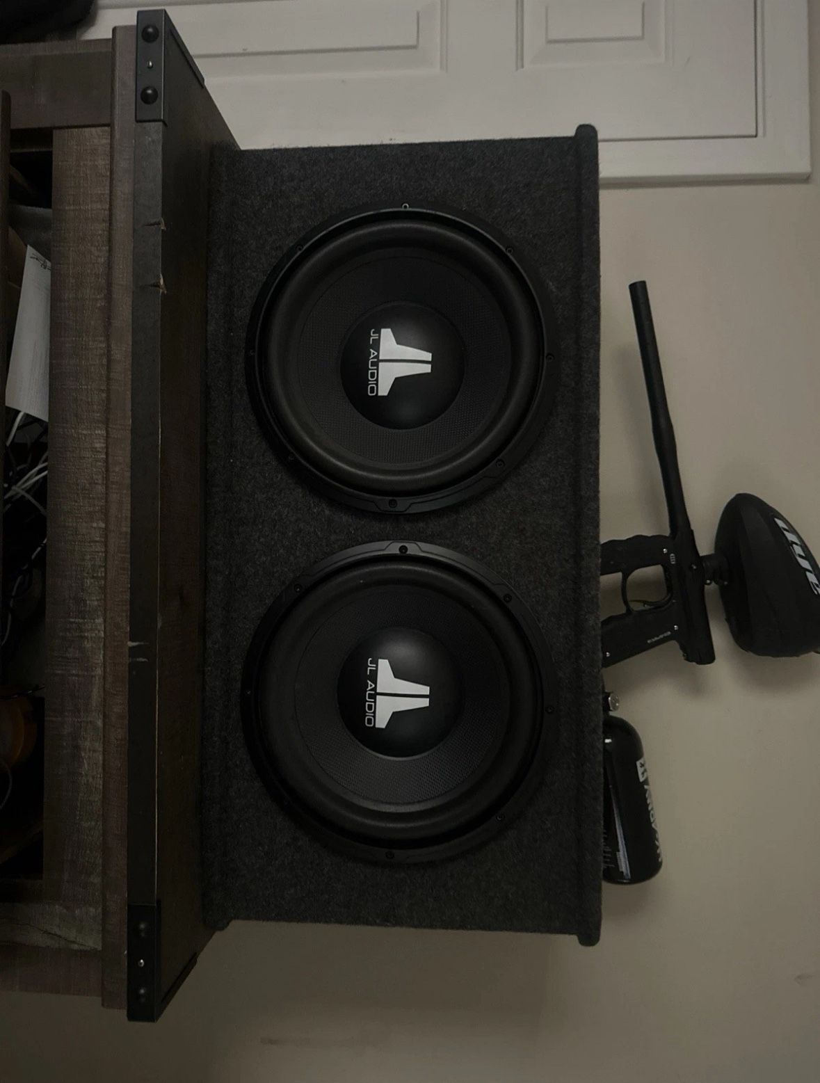 2 12 Inch Sub JL Audio Subwoofer Perfect Condition Used One Time