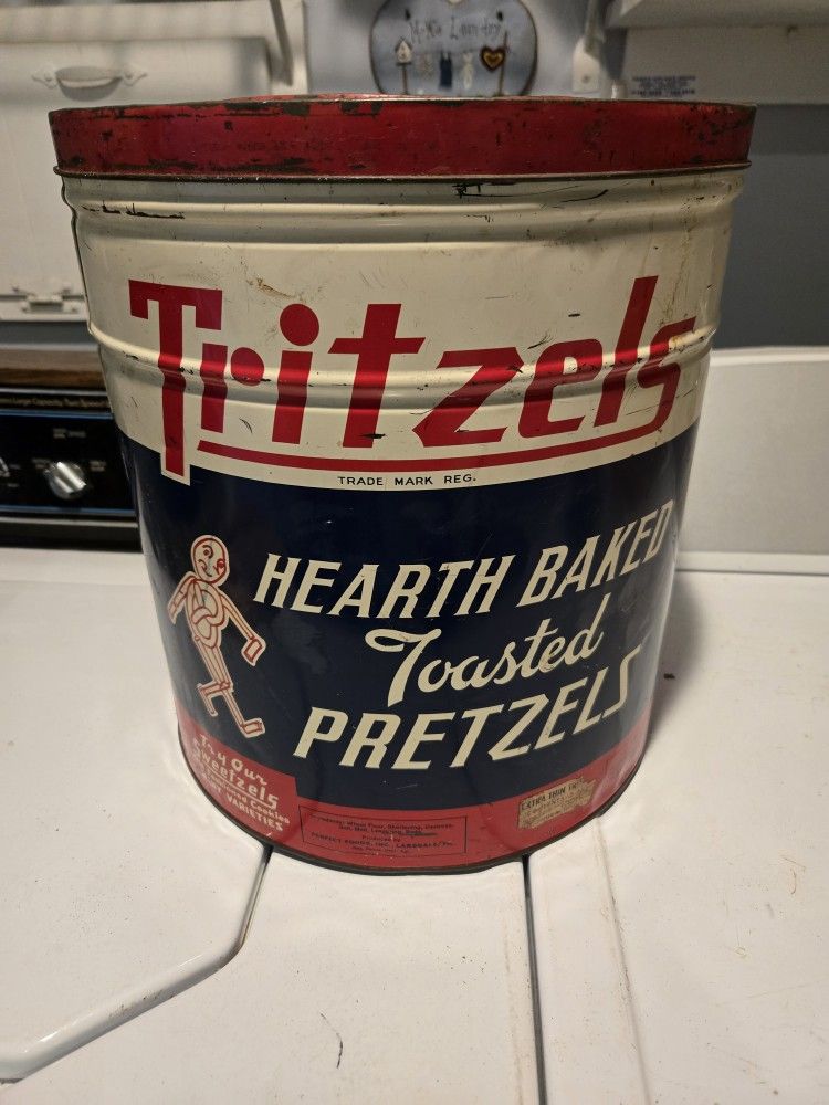Vintage 1950s Pretzel Tin